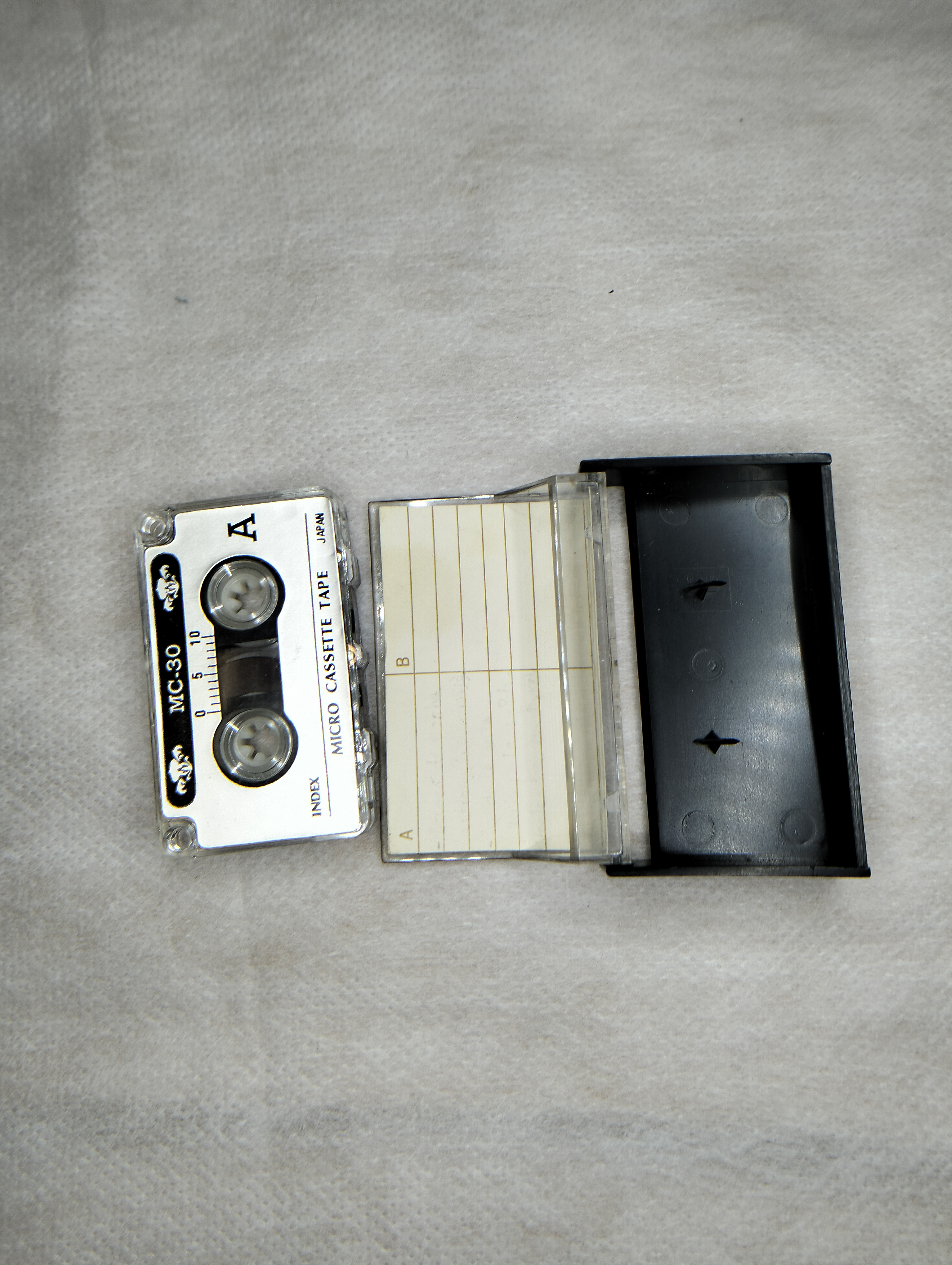Micro Grabadora de Casete Ocean MC-7 y 3 casettes